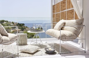 Deluxe Suite, Sea View (1st Floor) | 1 bedroom, hypo-allergenic bedding, minibar, in-room safe
