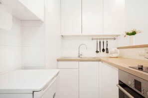 Réfrigérateur, four, plaque de cuisson, lave-vaisselle