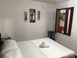 Room | Blackout drapes, iron/ironing board, free WiFi, bed sheets - Bacano Hostel (Santa Marta)
