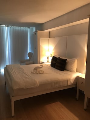 1 chambre, fer et planche à repasser, accès au Wi-Fi (inclus)