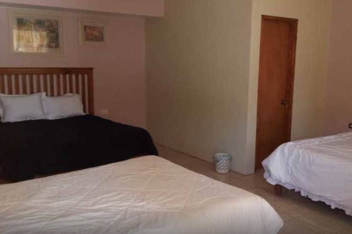 Coffres-forts dans les chambres, Wi-Fi gratuit, draps fournis