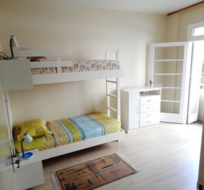 3 bedrooms, iron/ironing board, WiFi, bed sheets - Feel at home in beautiful Porto Alegre! (Centro Histórico)
