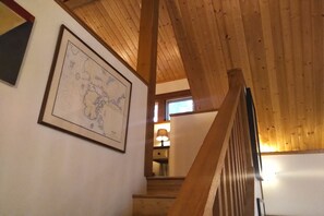Interior - Waterfront Classic Cabin -  Romantic Seclusion! (Madeira Park)