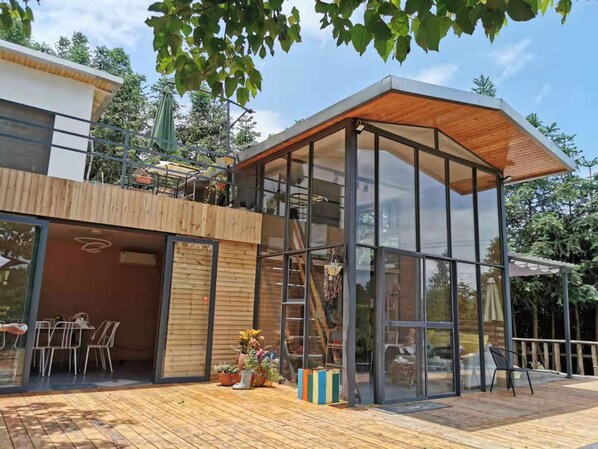 텐트, 침실 2개 | 책상