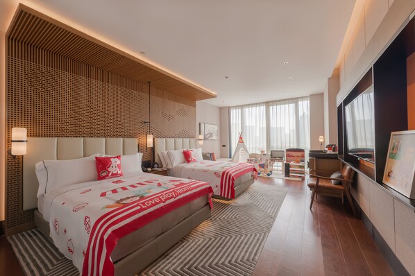 Family Room, 2 Queen Beds, Lake View