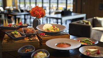 Desayuno buffet diario (CNY 112 por persona)