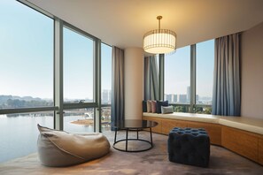 Deluxe Panorama Lake View Suite | Premium bedding, down comforters, memory foam beds, minibar