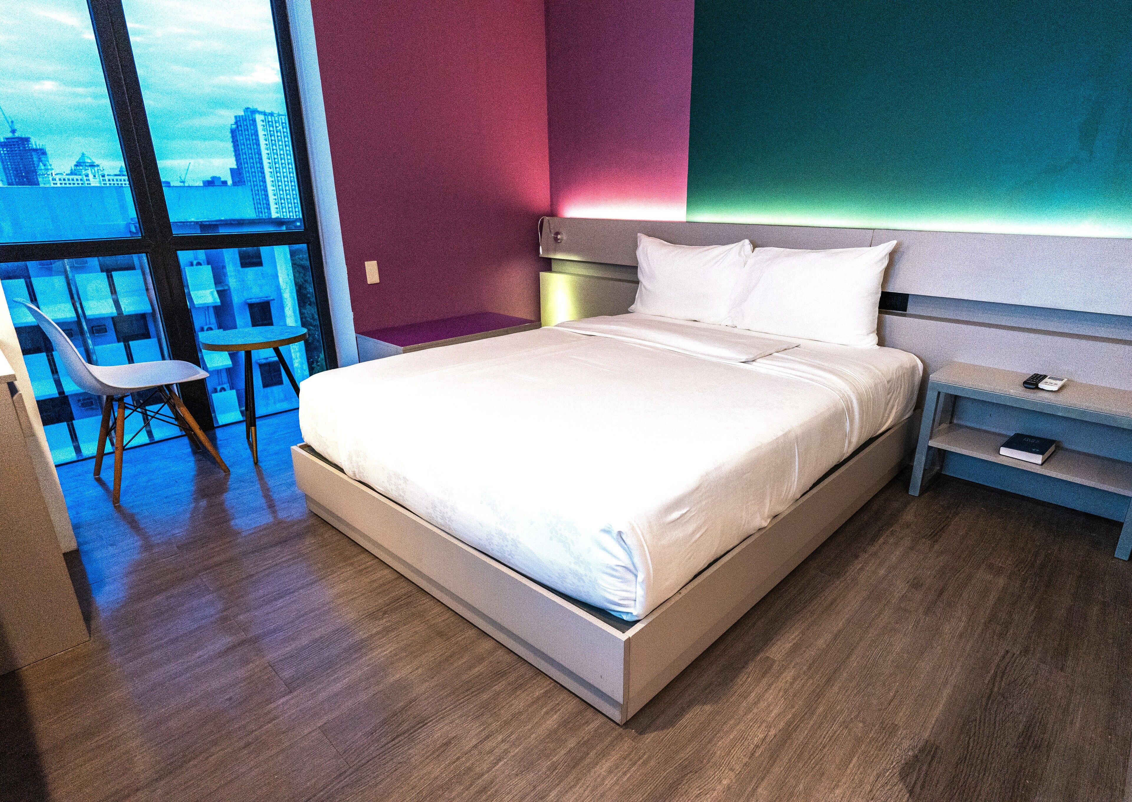 Espace de travail pour ordinateur portable, rideaux occultants