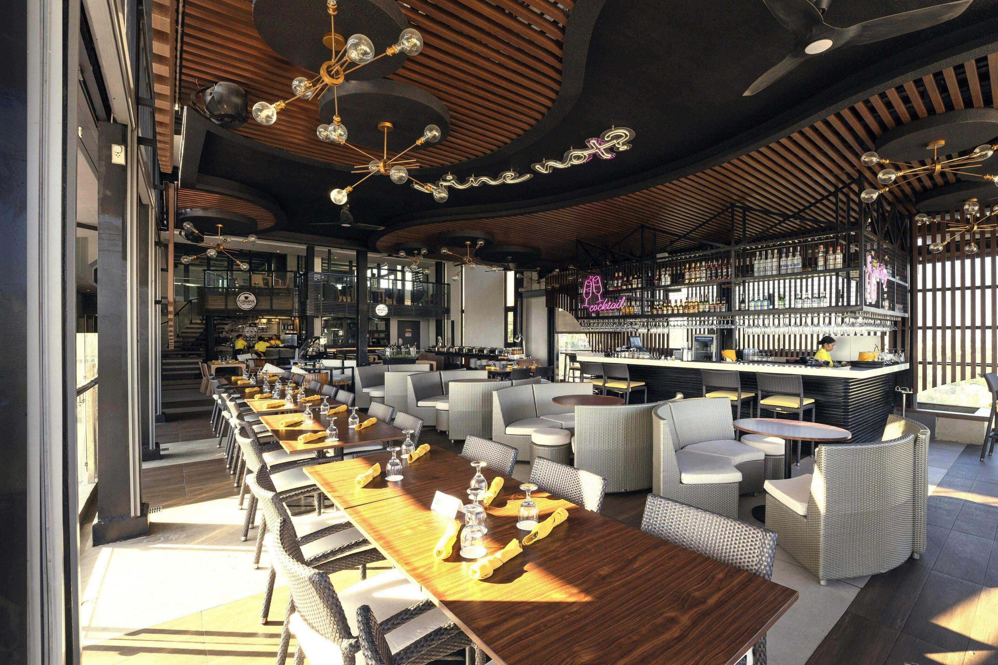 Bữa sáng buffet hàng ngày (555 PHP/mỗi người) 