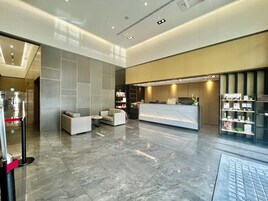 Área de estar no saguão