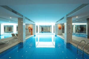 Una piscina techada