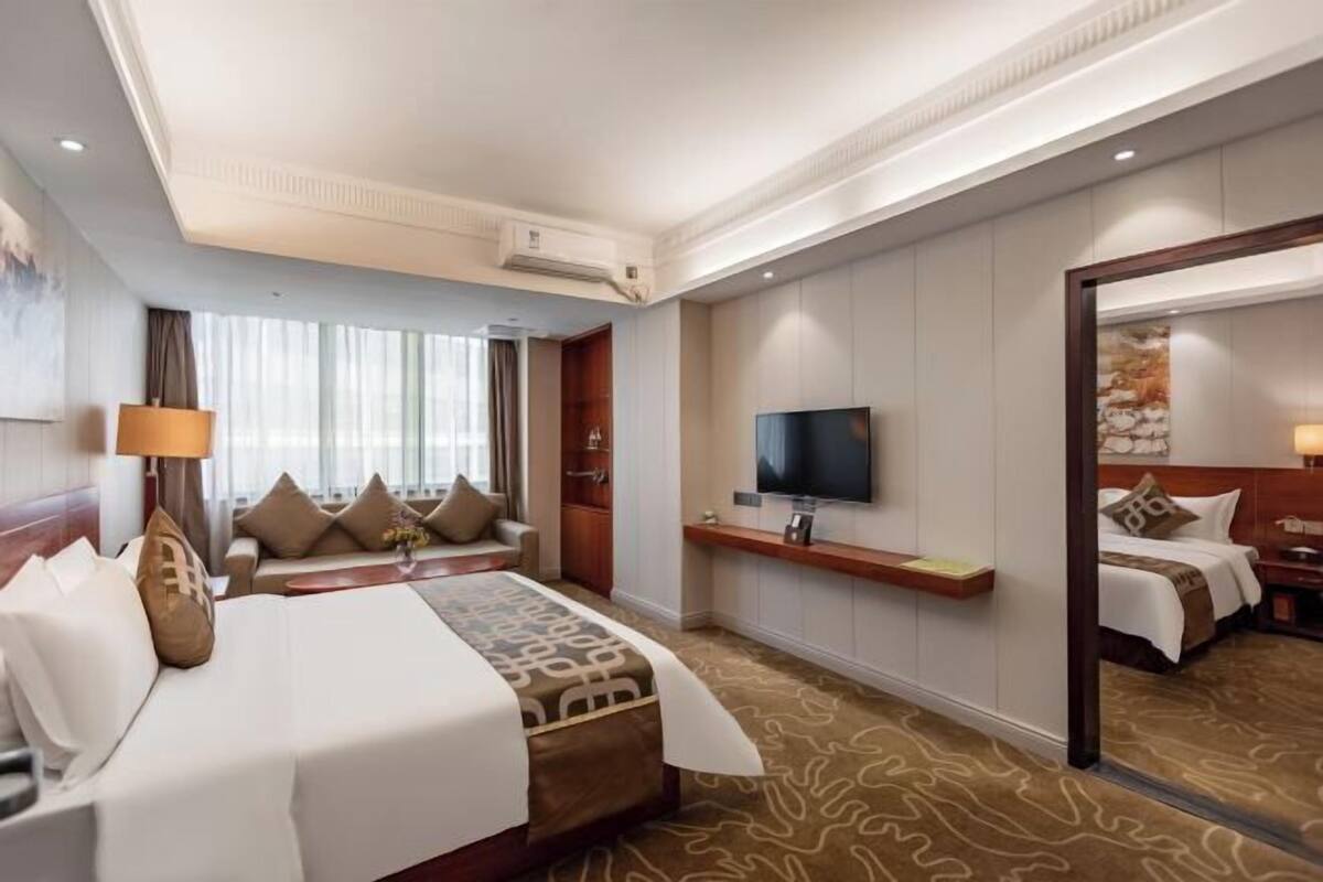 Minibar, cortinas blackout, camas extra y wifi gratis