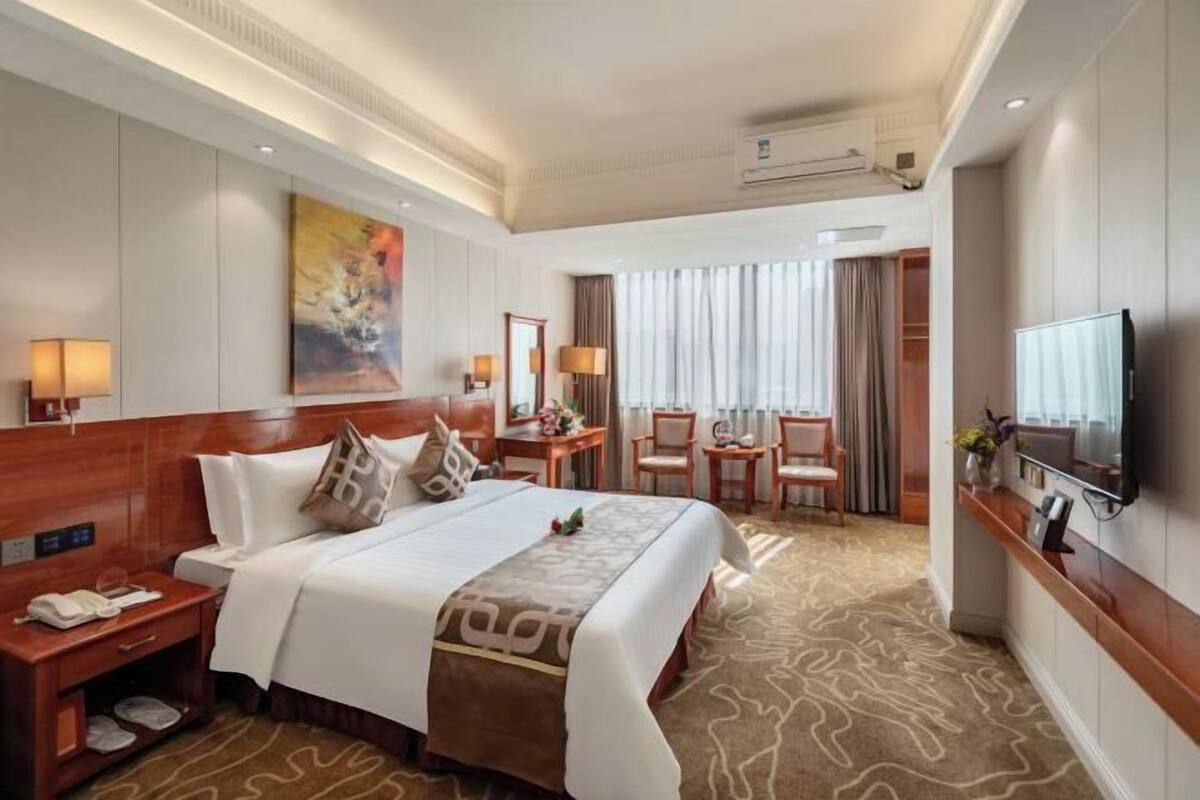 Minibar, cortinas blackout, camas extra y wifi gratis