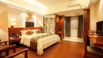 Minibar, cortinas blackout, camas plegables/adicionales y wifi gratis