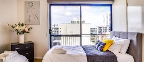 2 عدّة غرف نوم ومكواة/لوح كي وواي فاي مجانًا وملاءات أسرّة