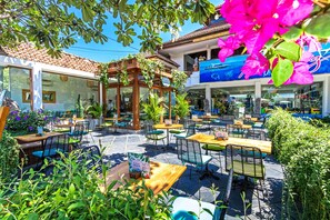 Breakfast and lunch served - Akaya Bali (Denpasar)