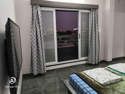 Shrivardhan Homestay Penthouse is centrally located, so you can easily get to know the city's fascinating tourist attractions