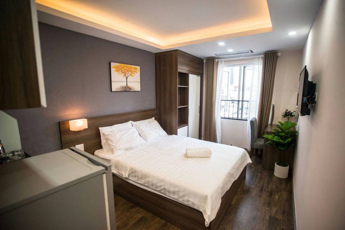 Studio Apartment | Bàn, màn/rèm cản sáng, truy cập Internet không dây miễn phí 