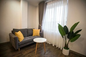 Căn hộ dành cho gia đình | Bàn, màn/rèm cản sáng, truy cập Internet không dây miễn phí 