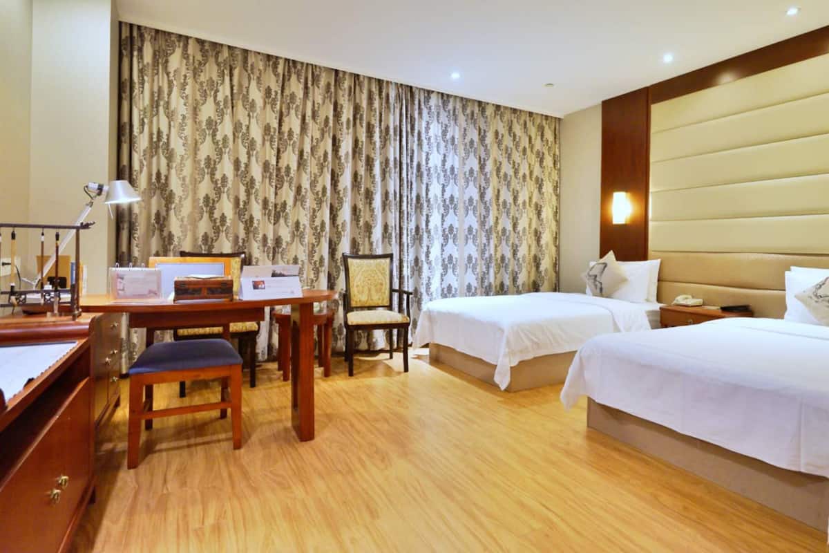 Deluxe Twin Room | Blackout drapes, free WiFi, bed sheets