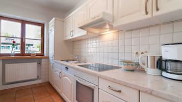 Fridge, oven, dishwasher