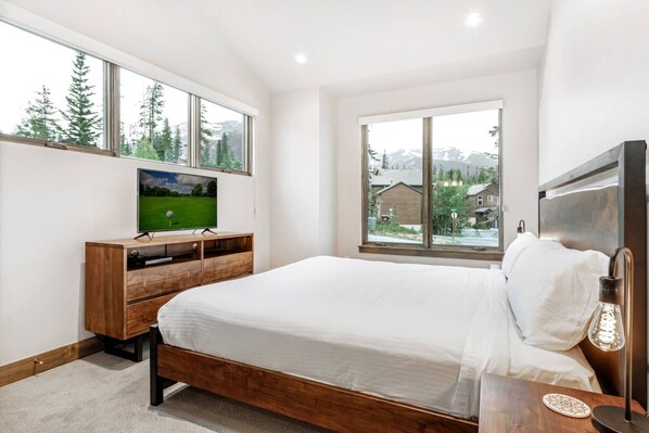 4 chambres, fer et planche à repasser, Wi-Fi gratuit, draps fournis