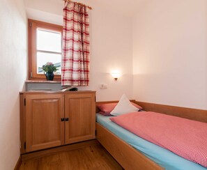 2 bedrooms, in-room safe, bed sheets - Vacation apartment 7 - Guest house Ferienwohnungen Liedschreiber GbR (Kreuth)