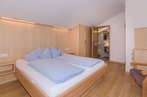 1 bedroom, in-room safe, WiFi, bed sheets