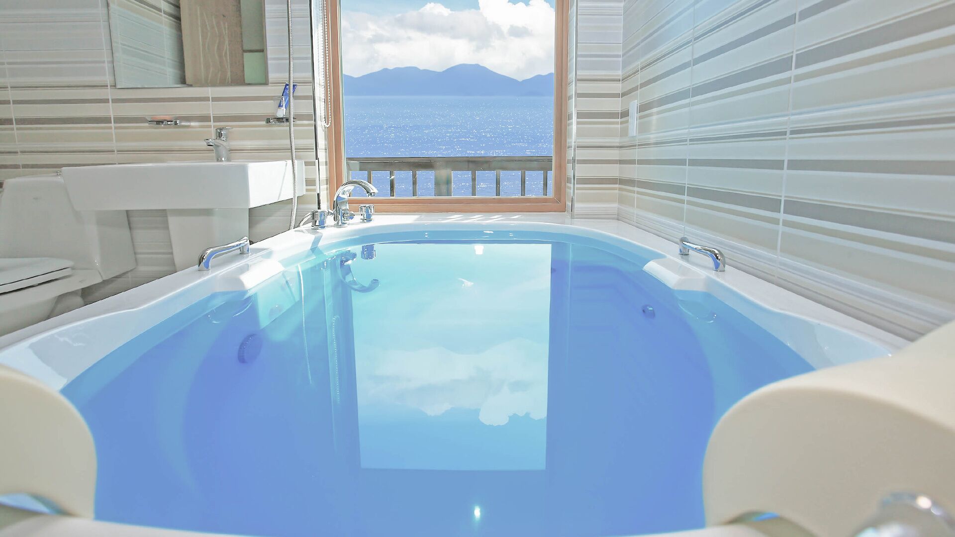 helsinki | private spa tub