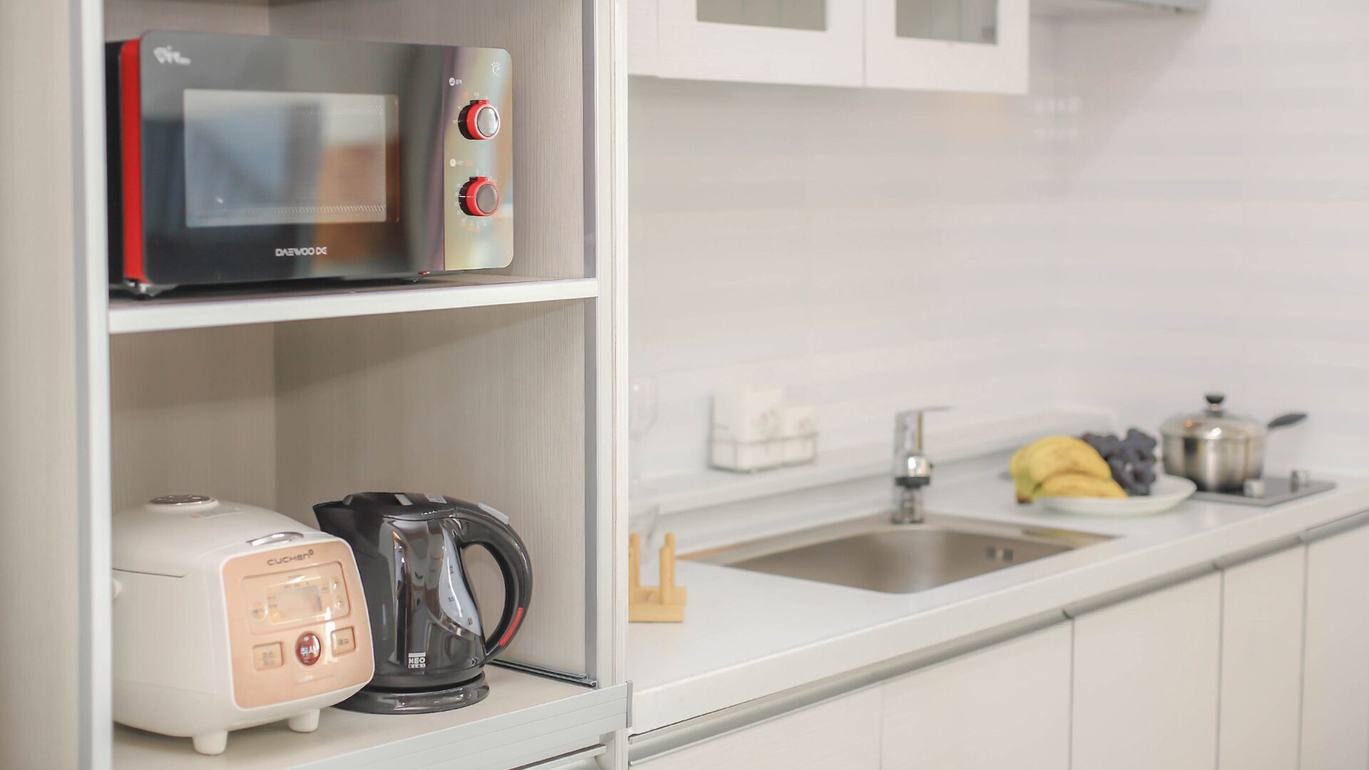 milan | private kitchenette | fridge, microwave, stovetop, electric kettle