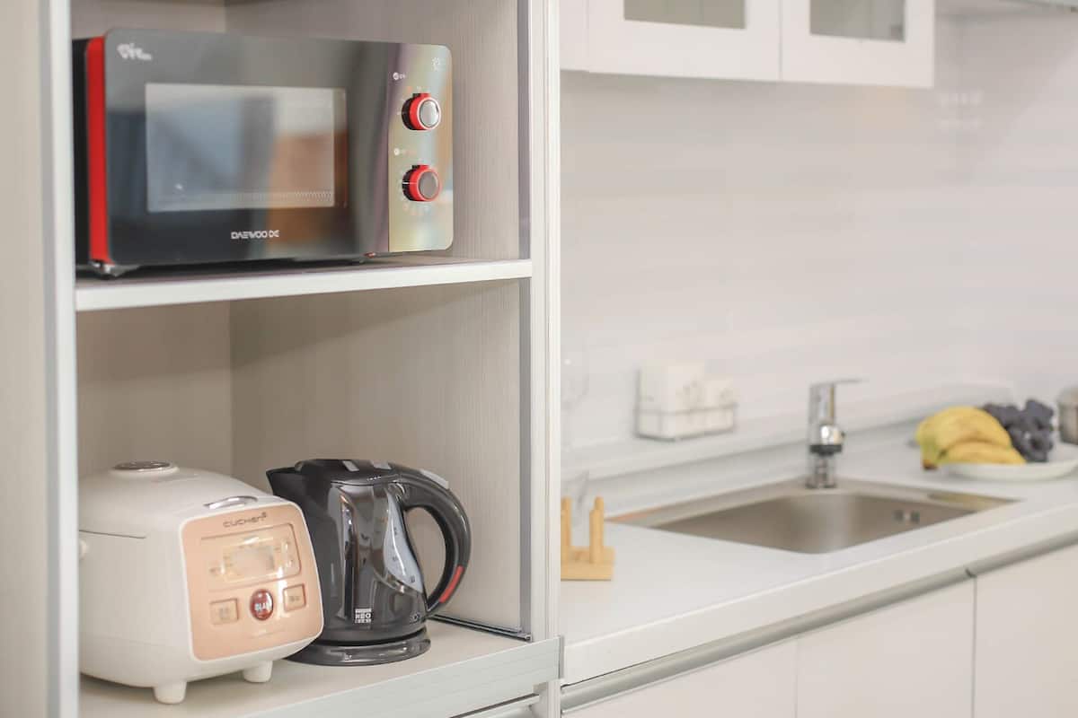 milan | private kitchenette | fridge, microwave, stovetop, electric kettle