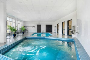 Indoor pool - Quality Inn & Suites (Mont Joli)
