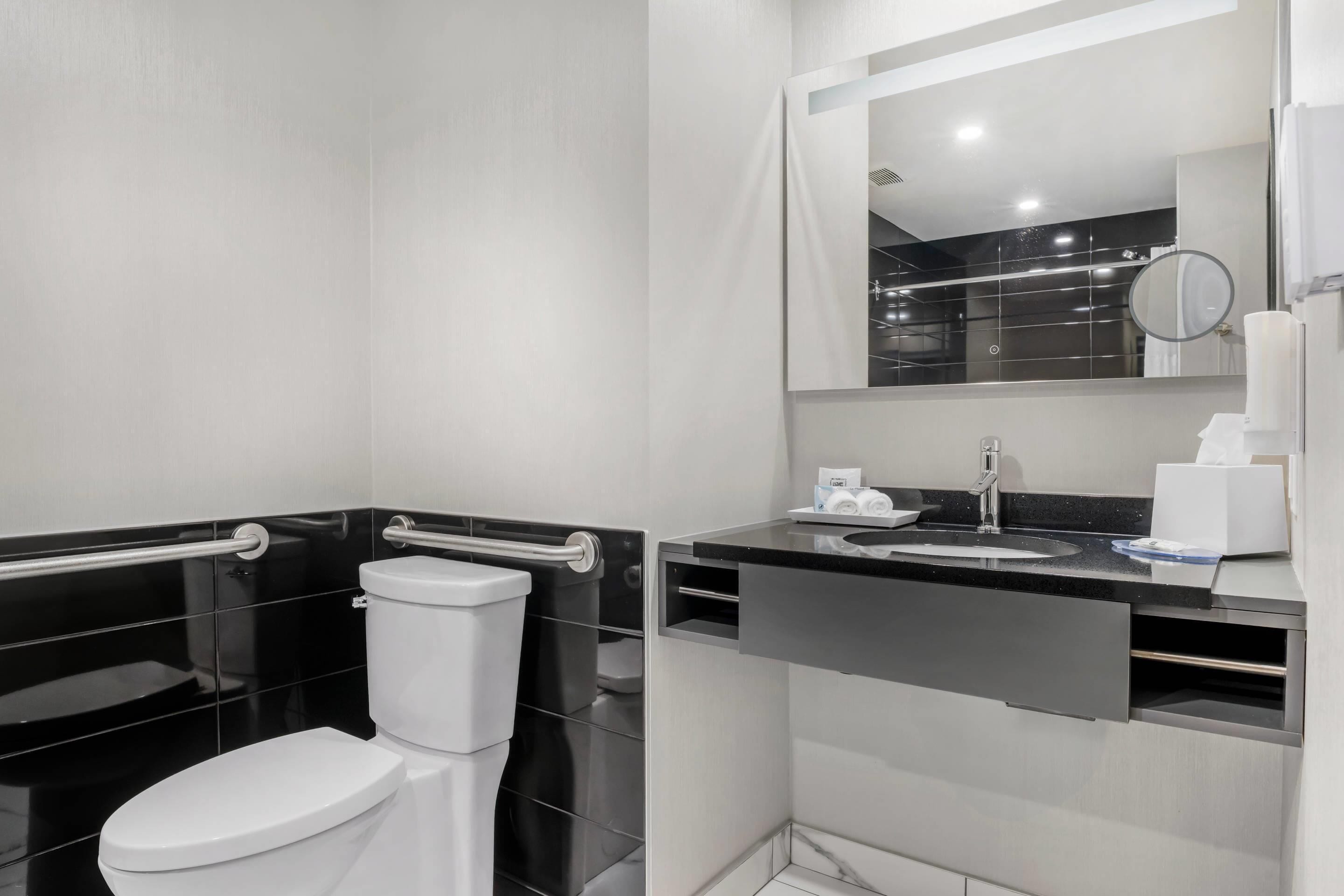 room, 1 queen bed, accessible, non smoking | desk, laptop workspace, blackout curtains, soundproofing