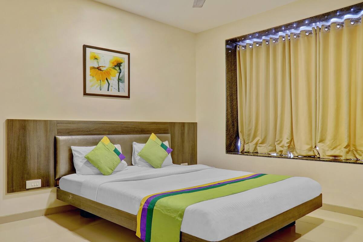 Standard Room | Iron/ironing board (on request), WiFi (free), bed sheets