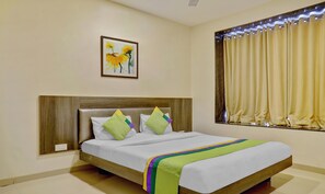 Standard Room | Iron/ironing board, free WiFi, bed sheets - Treebo Bhagyashree Executive (Pune)