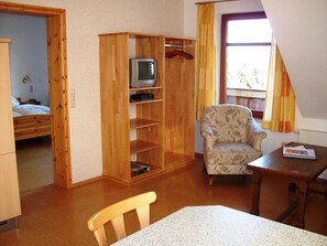 Unclassified image, 5 of 12, button