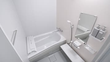 Room 3 KCU | Bathroom