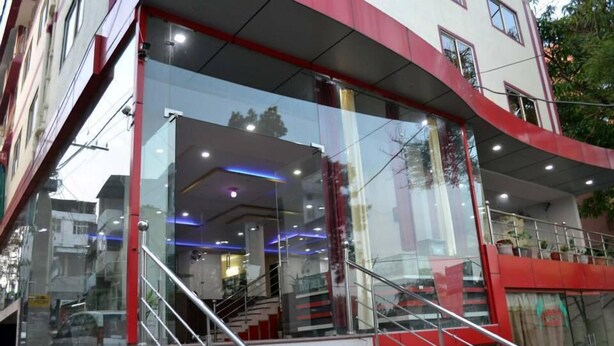 Unclassified image, 1 of 3, button - Hotel Saket (Pipariya)