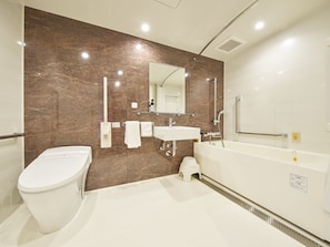 Separate bathtub and shower, deep-soaking bathtub, free toiletries - Hotel Meldia Osaka Higobashi (Osaka)