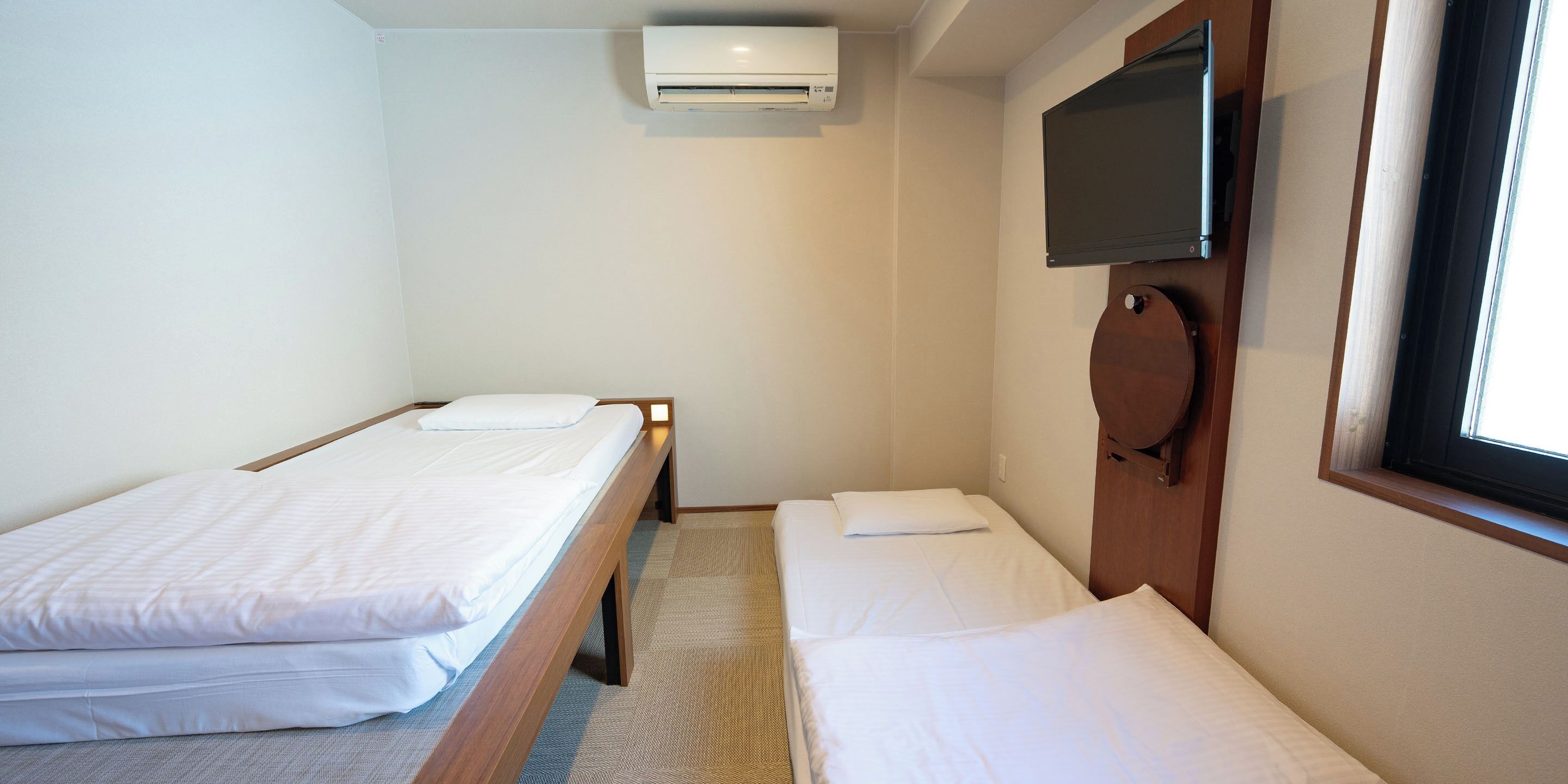 Soundproofing, free WiFi, bed sheets