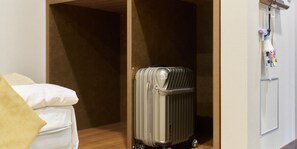 Soundproofing, free WiFi, bed sheets