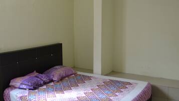 Kamar Deluks | Setrika/meja setrika