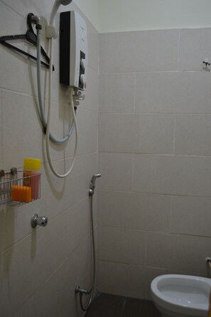 Standard Room | Bathroom