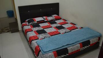 Kamar Standar | Setrika/meja setrika