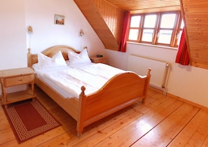 3 slaapkamers, reisbedje