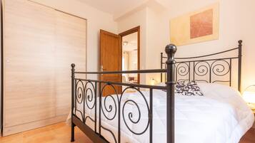 2 camere, ferro/asse da stiro, Wi-Fi gratuito, lenzuola