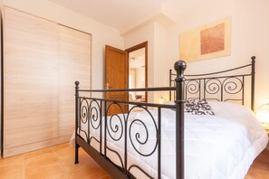 2 Schlafzimmer, Bügeleisen/Bügelbrett, kostenloses WLAN, Bettwäsche