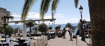 SUPERB HISTORIC CENTER APARTMENT RENTAL (ST FRANÇOIS-PORT BEACH) 4 SLEEPING