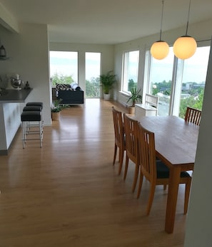 Interior - Villa Jönköping, breathtaking wiew over lake Vättern! (Jönköping N)