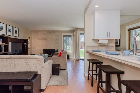 Televisión, chimenea